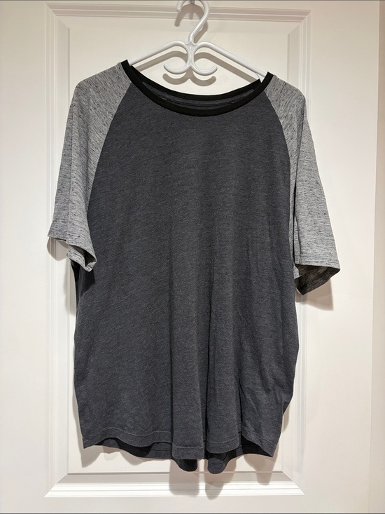 Old Navy Other - Old Navy Charcoal Body with Light Gray Raglan Short-Sleeve Tee